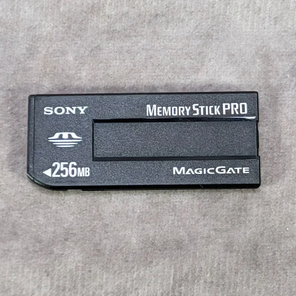 Sony Cyber-shot DSC-W1 5.1MP Digital Camera w/ 256MB Card & Lowepro Case Tested